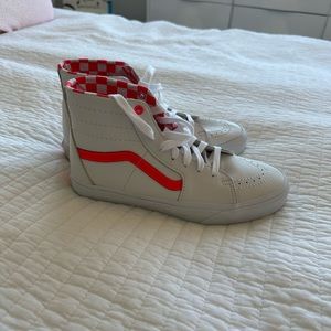 Vans Sk8 - Hi Women’s white leather with neon pink